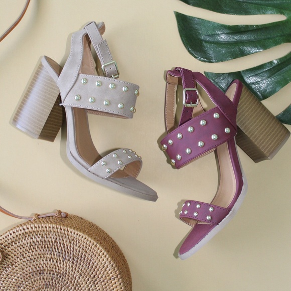 🚨LAST PAIR!//The kehlani// taupe studded Sandal - Picture 5 of 7